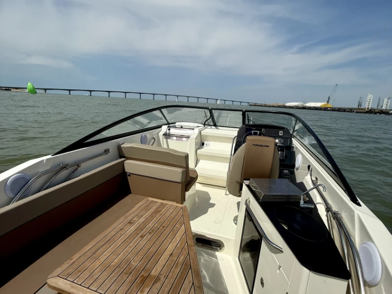 YachtCharter in La Rochelle - Quicksilver Activ 805 Cruiser auf SamBoat