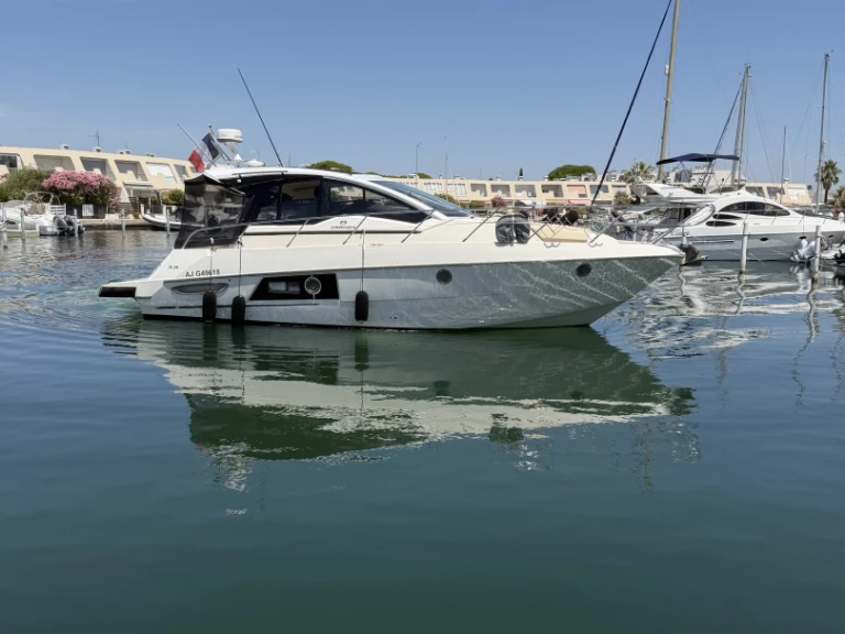 Bootsverleih Cranchi M 38 Hard Top Le Grau-du-Roi Samboat