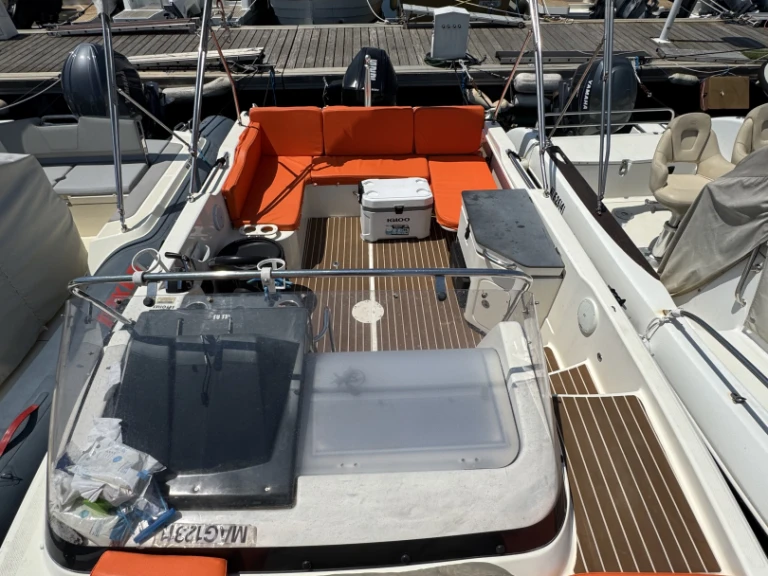 Quicksilver Activ 755 Sundeck mieten Marseille
