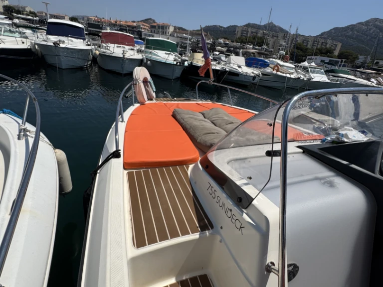 Bootsverleih Quicksilver Activ 755 Sundeck Marseille Samboat