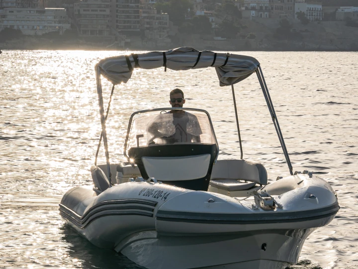 Vermietung Schlauchboot Zodiac mit Führerschein