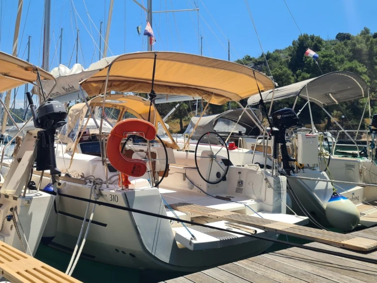 Boot mieten Zaton günstig Dufour 310