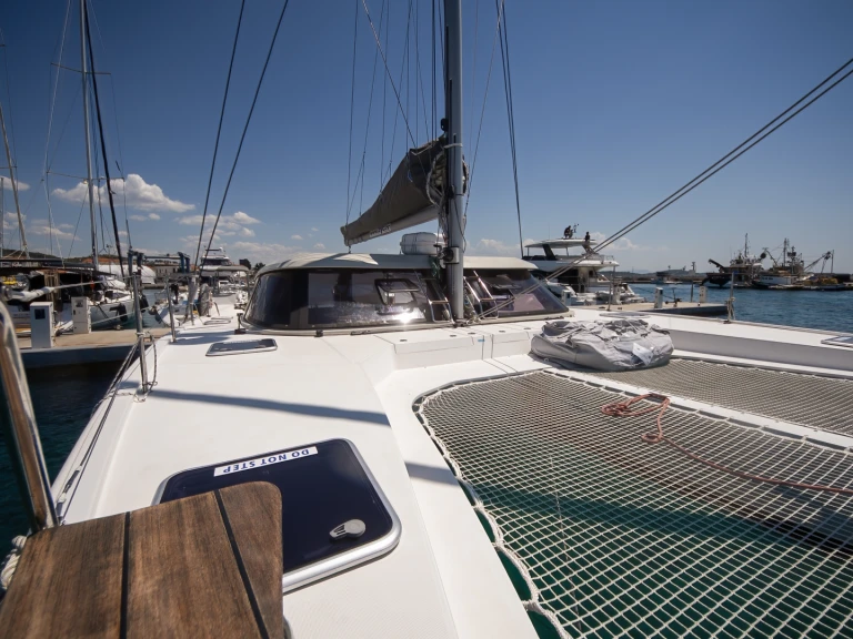 YachtCharter in Tribunj - Bavaria Nautitech 40 open NEW - 4 + 2 cab. auf SamBoat