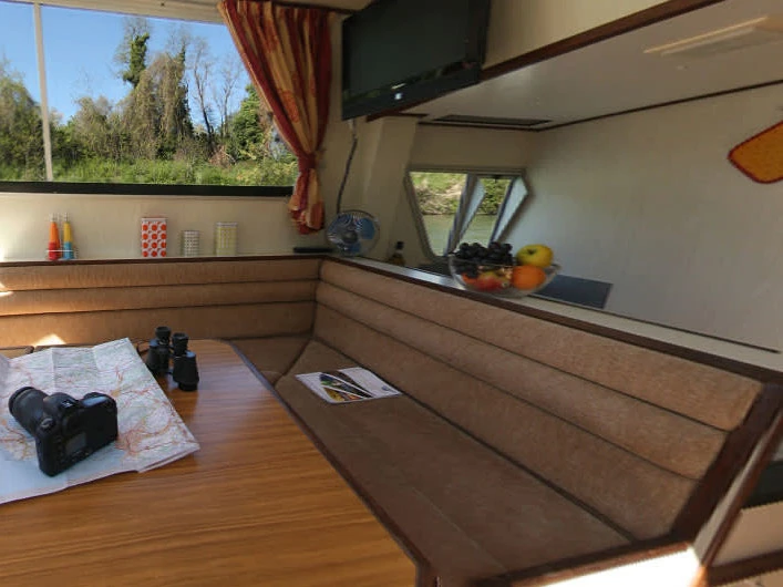 Ein Le Boat Continentale mieten in Branges
