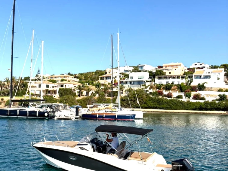 Motorboot mit oder ohne Skipper Quicksilver mieten in Mahon Port