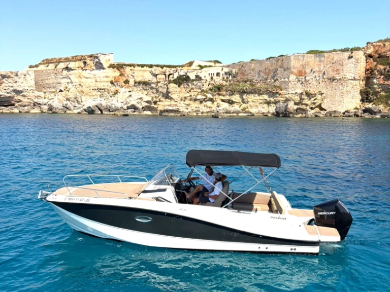 Quicksilver Activ 755 Sundeck mieten Mahon Port