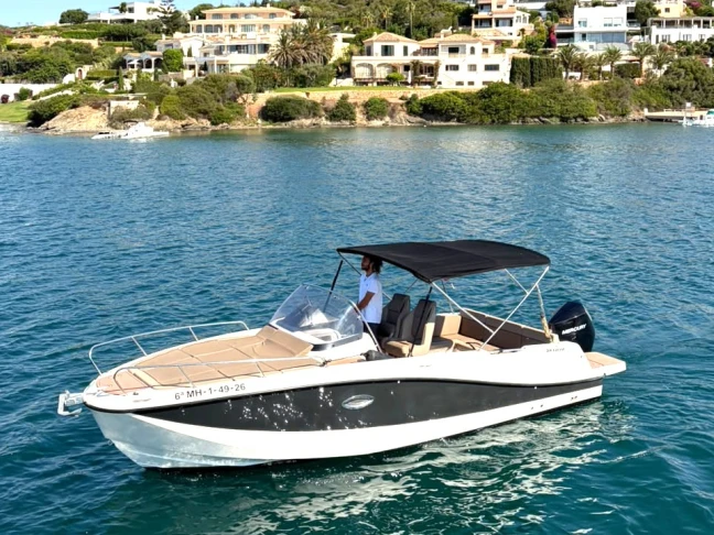 Bootsverleih Quicksilver Activ 755 Sundeck Mahon Port Samboat
