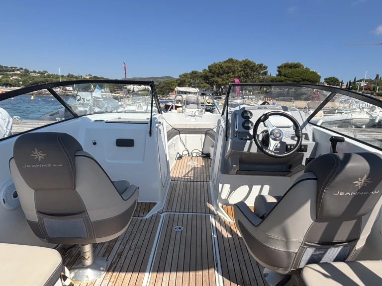 Motorboot mieten in Les Issambres - Jeanneau Cap Camarat 6.5 BR