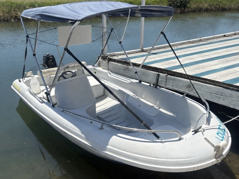 Motorboot mit oder ohne Skipper Jeanneau mieten in Frankreich