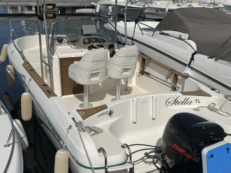 Ein Jeanneau Cap Camarat 625 mieten in Les Issambres