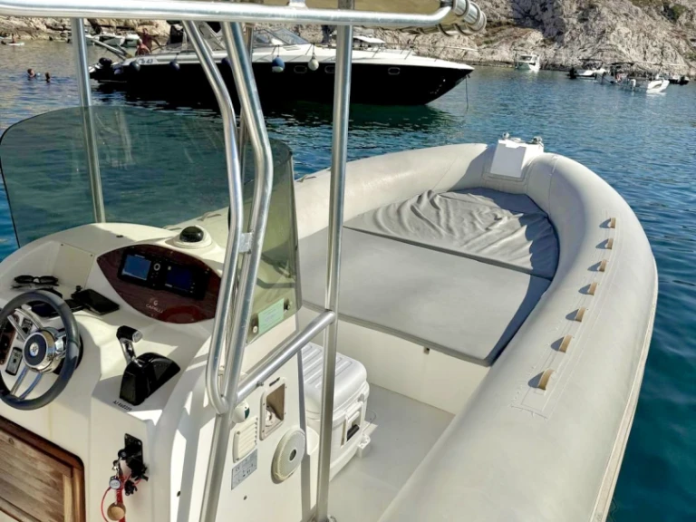 Schlauchboot mit oder ohne Skipper Capelli mieten in Marseille