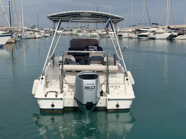Motorboot mieten in Saint-Laurent-du-Var zum besten Preis