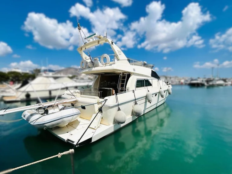 Vermietung Yacht Ferretti mit Führerschein