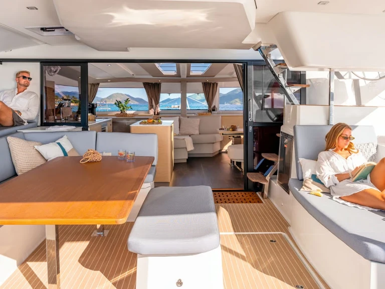 Ein Fountaine Pajot Aura 51 mieten in Cannes