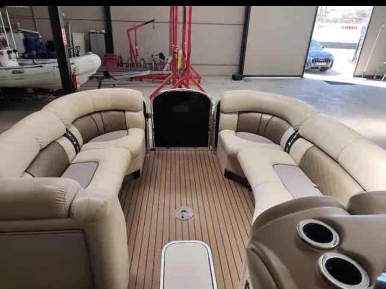 Motorboot mit oder ohne Skipper Pacific Craft mieten in Lepe