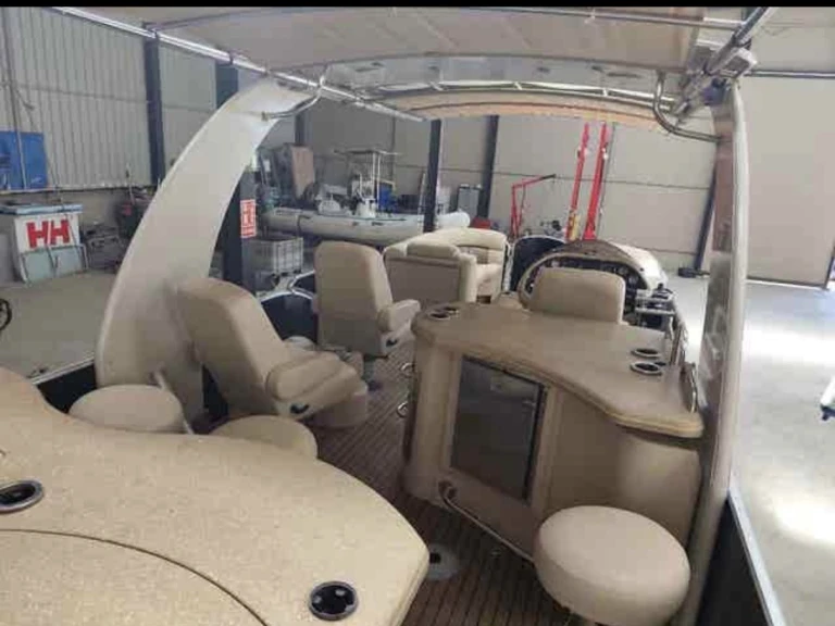 Vermietung Motorboot Pacific Craft mit Führerschein