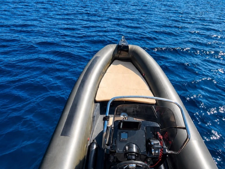 Ein Capelli Tempest 625 mieten in Ajaccio