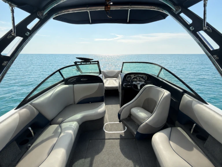 Motorboot mieten in Angon zum besten Preis