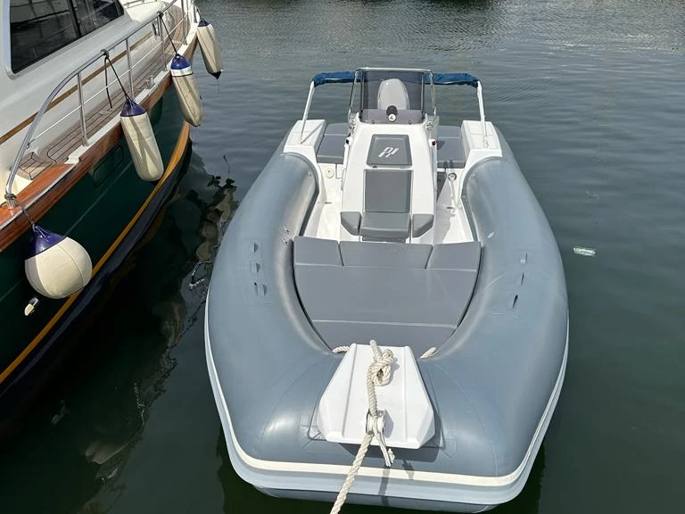 Schlauchboot mieten in Porto di Mergellina zum besten Preis