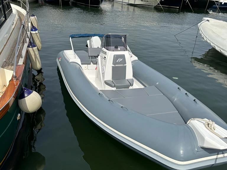 Panamera Yacht PY60 mieten Porto di Mergellina