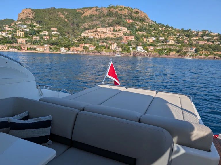 Boot mieten Villeneuve-Loubet günstig Princess V42