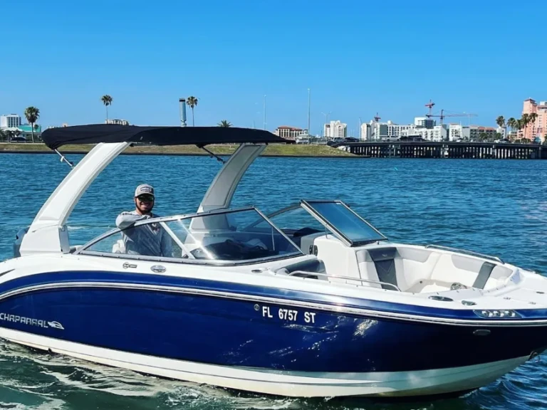 Ein Chaparral 230 SUNCOAST mieten in Miami