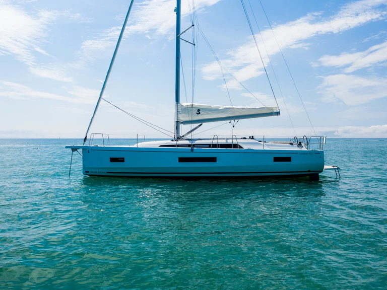 Ein Bénéteau Oceanis 40.1 mieten in Ao Po