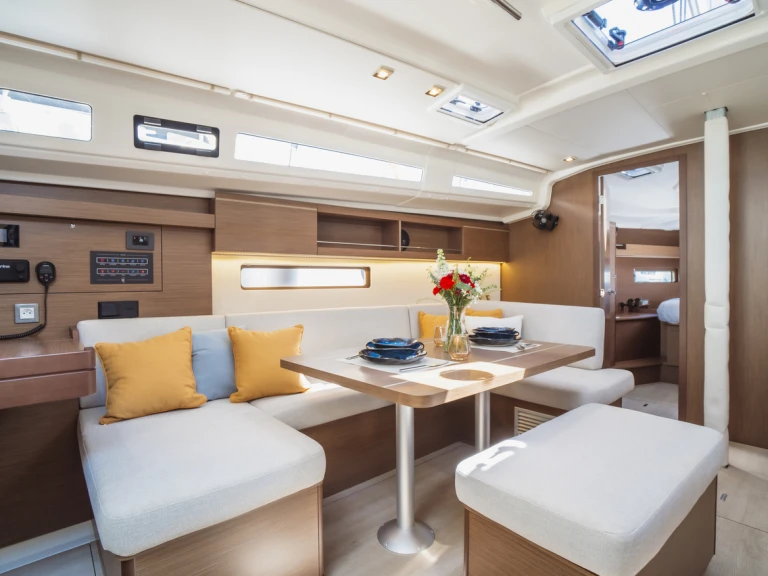 Bénéteau Oceanis 40.1 mieten Ao Po