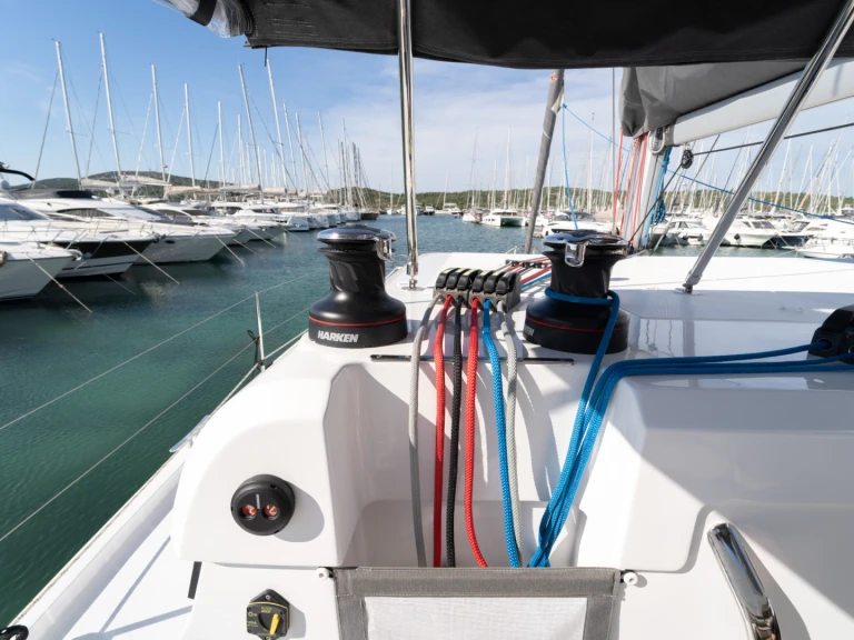 Katamaran mieten in Pirovac - Aventura Aventura 37 - 3 cab.