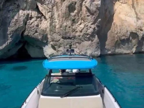 Vermietung Motorboot Axopar mit Führerschein