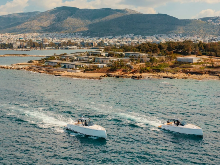 Vermietung Motorboot Pardo Yachts mit Führerschein
