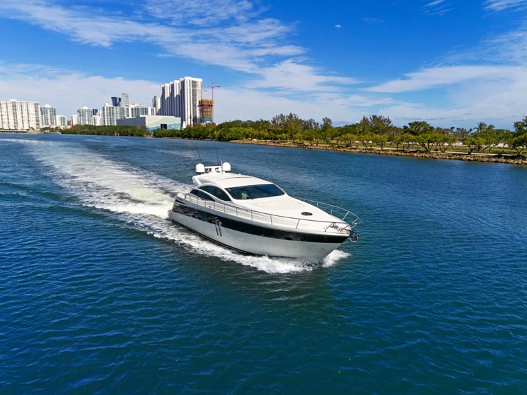 Vermietung Yacht Pershing mit Führerschein