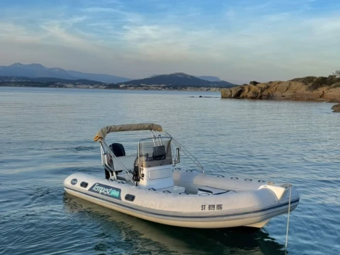 Schlauchboot mieten in Six-Fours-les-Plages zum besten Preis