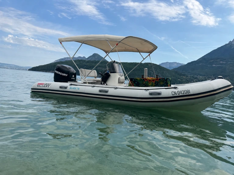 Schlauchboot mit oder ohne Skipper Valiant mieten in Frankreich