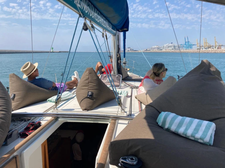 Bootsverleih Bénéteau Cyclades 43.3 Barcelona Samboat