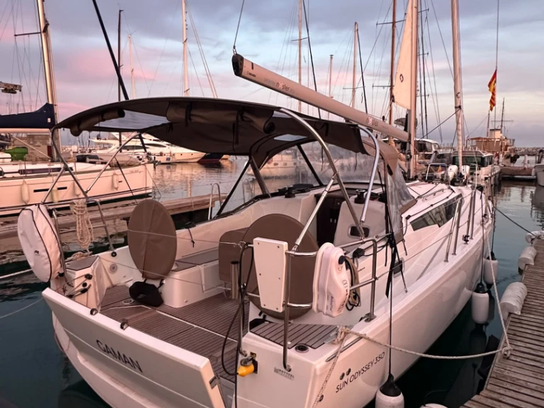 Ein Jeanneau Sun oddysey 350 mieten in Marina deportiva de Menorca
