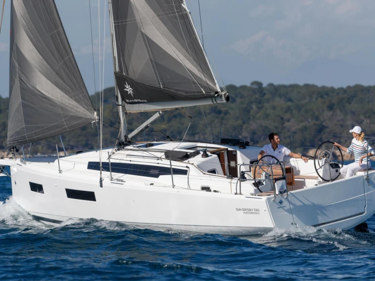 Jeanneau Sun oddysey 350 mieten Marina deportiva de Menorca