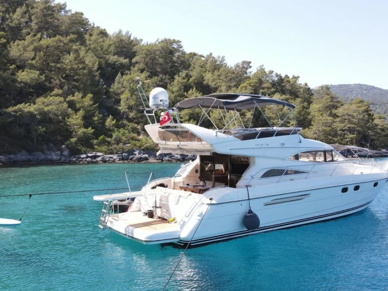 Motorboot mit oder ohne Skipper Custom Made mieten in Göcek
