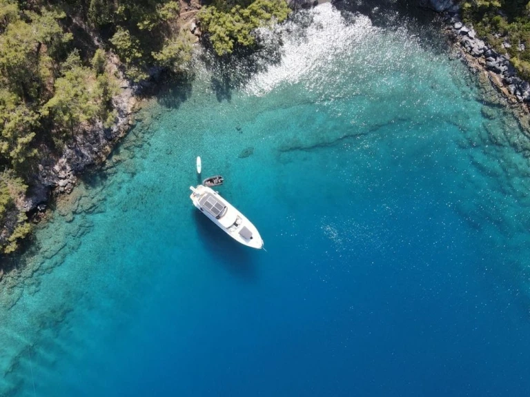 Motorboot mit oder ohne Skipper Custom Made mieten in Göcek
