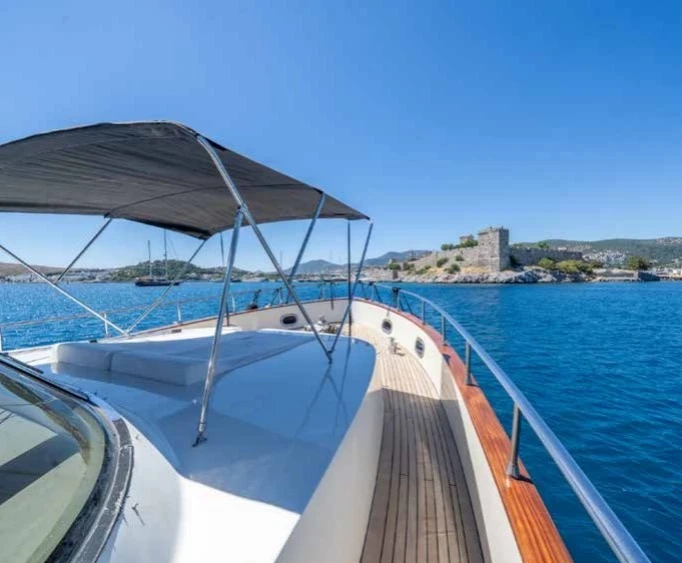 Motorboot mit oder ohne Skipper Custom Made mieten in Göcek