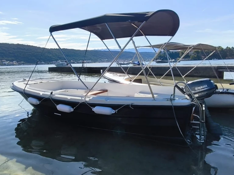 Vermietung Motorboot Adria 500 mit Führerschein