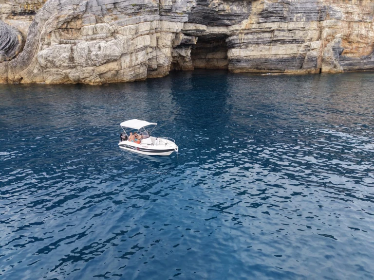 Motorboot mit oder ohne Skipper Trimarchi mieten in La Spezia
