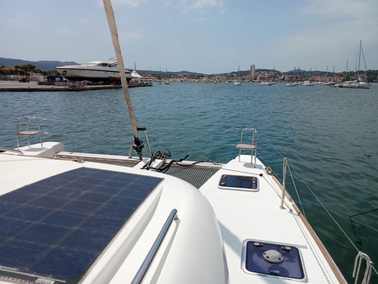 YachtCharter in Port de Hyères (St Pierre) - Lagoon Lagoon 42 auf SamBoat