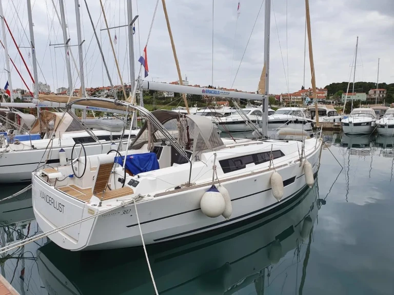 YachtCharter in Kos - Dufour Dufour 382 Grand Large auf SamBoat