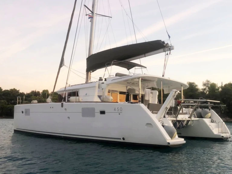 Ein Lagoon Lagoon 450 F mieten in Álimos