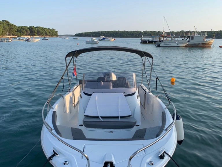 Motorboot mieten in Pula zum besten Preis