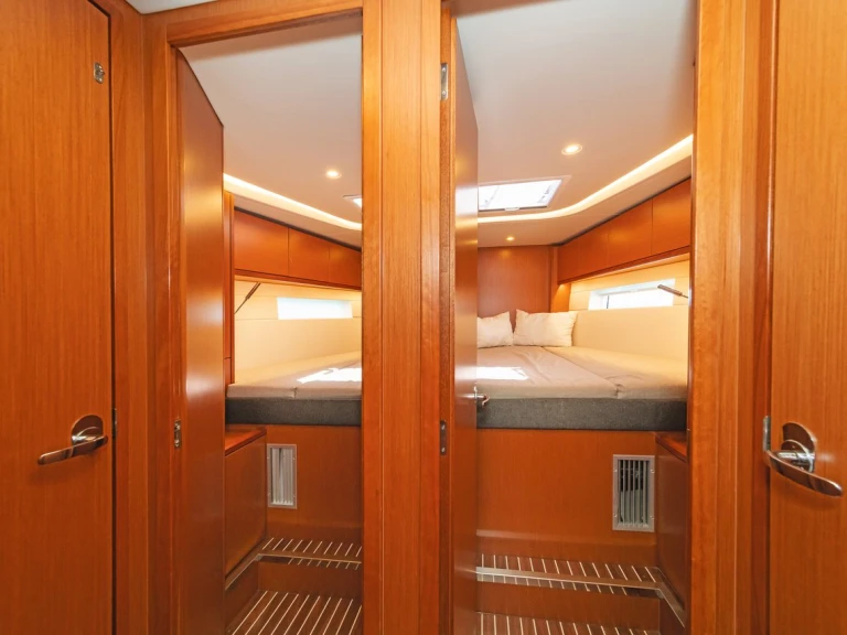 Boot mieten Álimos günstig Bavaria C57
