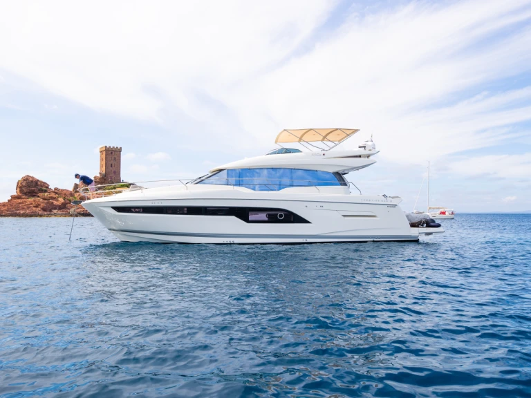 Ein Prestige 630s mieten in Cannes