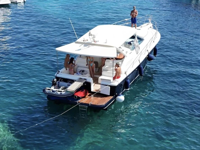 Uniesse 42 open mieten Porto Rotondo