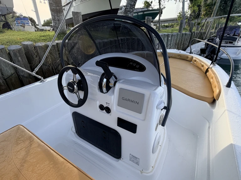 Bootsverleih Ranieri Shark 19 Bevazzana Samboat
